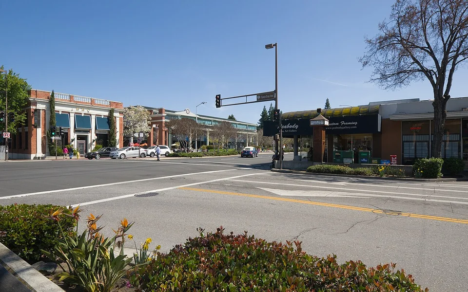 Downtown Menlo Park at Santa Cruz Avenue and El Camino Real, California